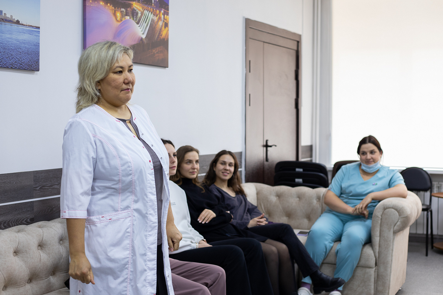 В Красноярской межрайонной клинической больнице скорой медицинской помощи состоялся вводный тренинг по адаптации для вновь принятых сотрудников